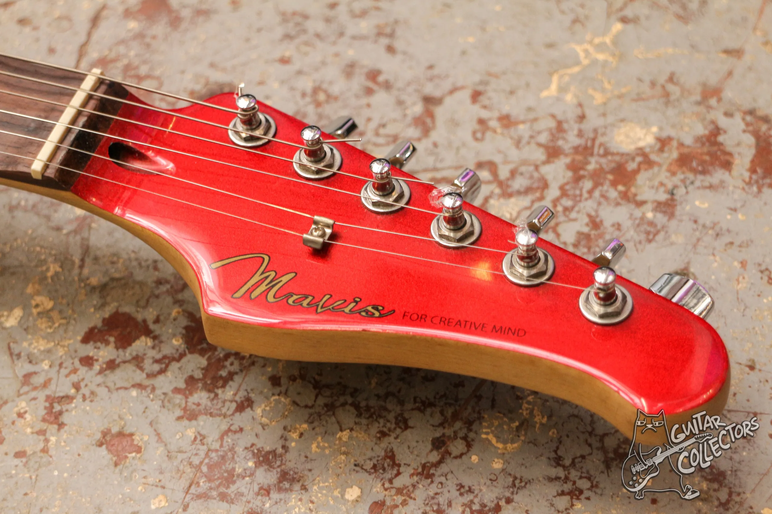 Mavis Stratocaster Scalloped Red