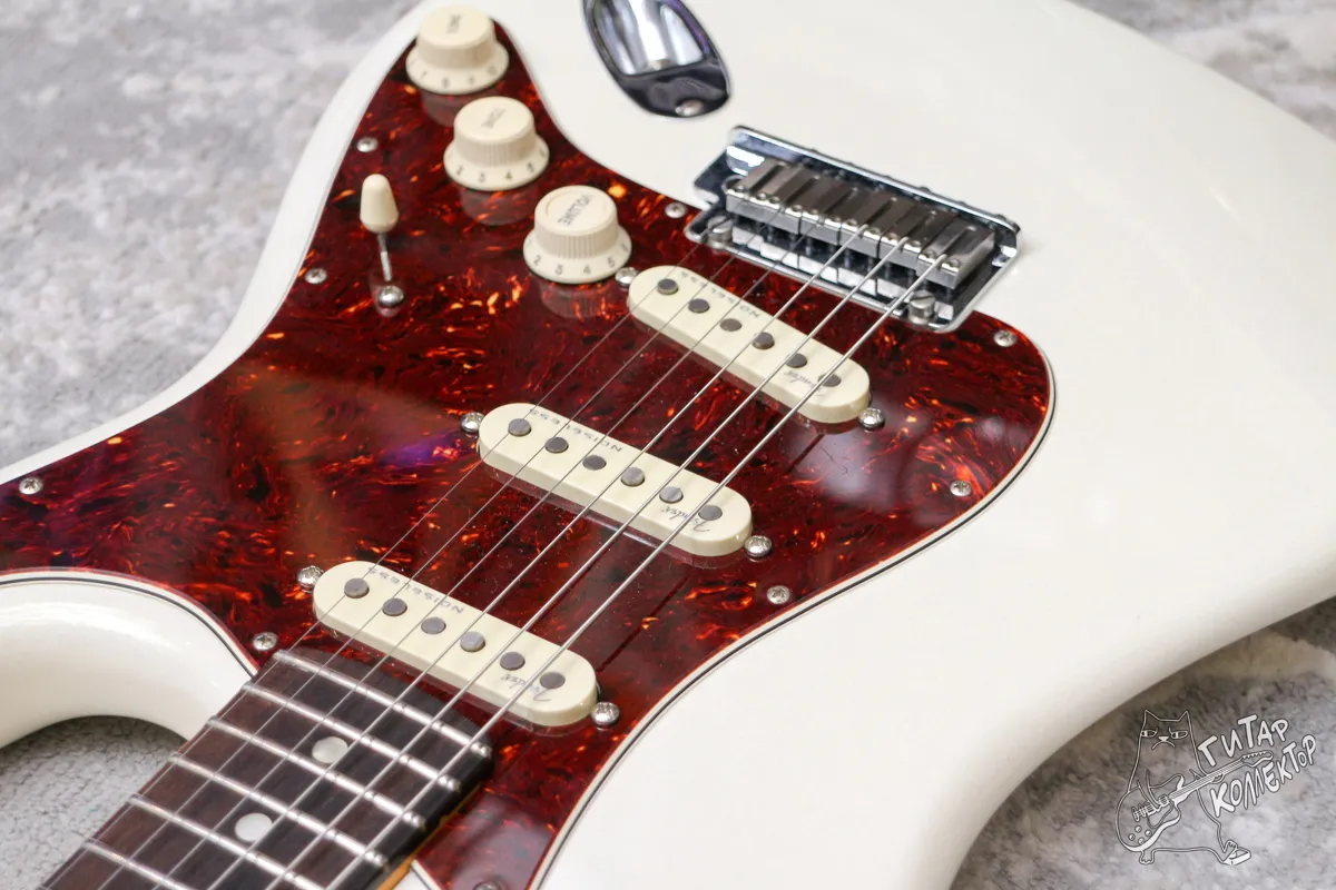 Fender American Ultra Stratocaster Arctic Pearl
