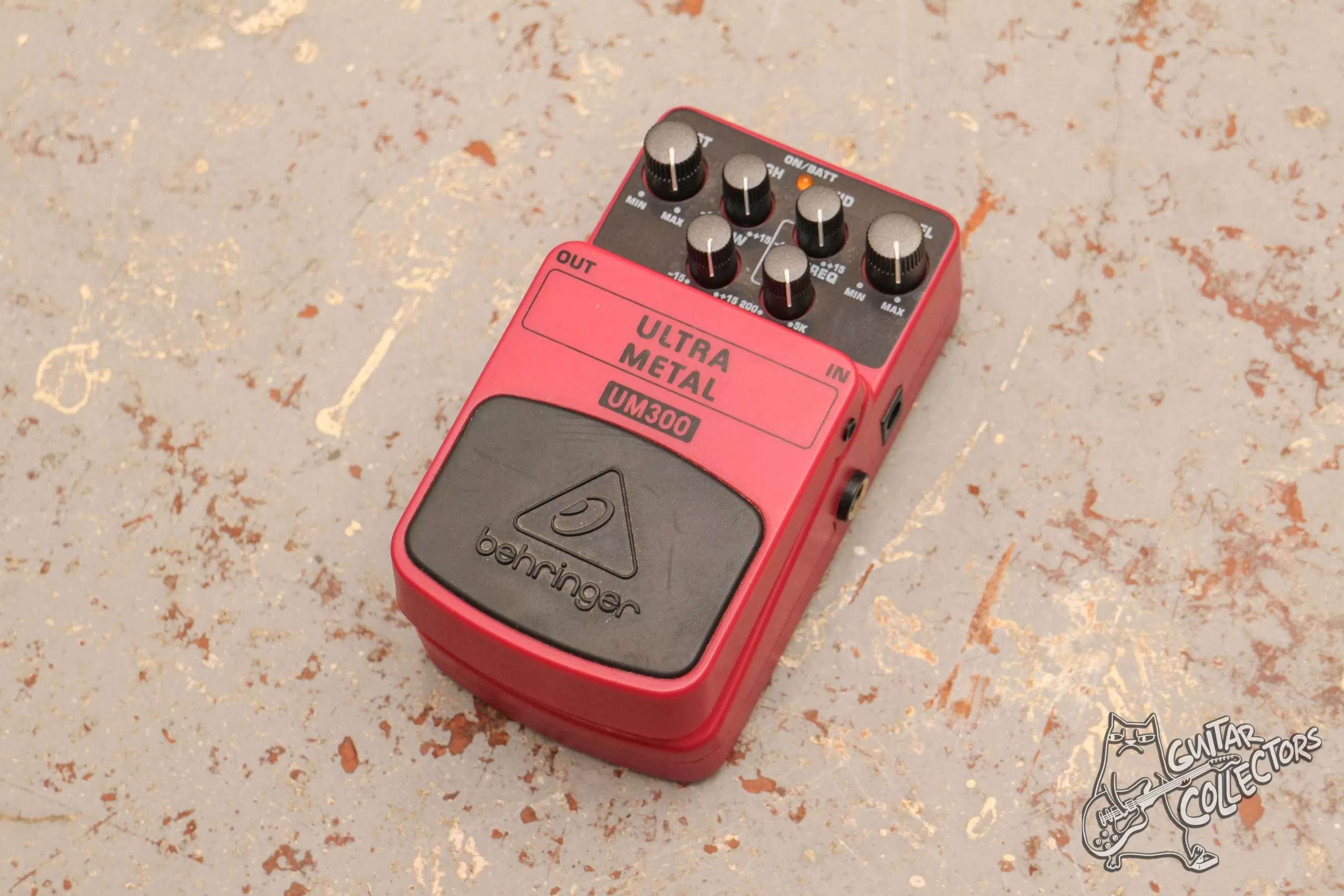 Behringer UM 300 Ultra Metal