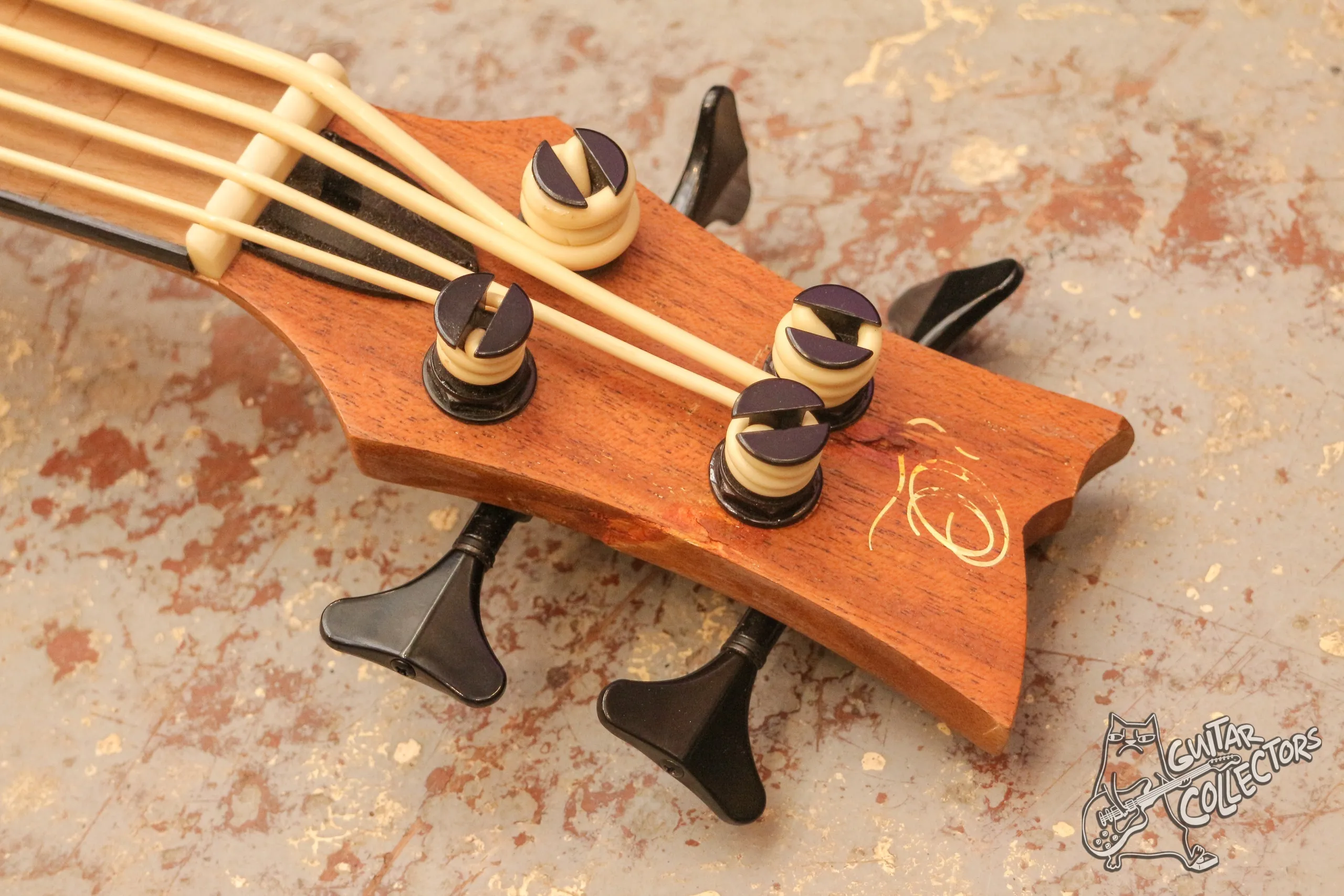 Ortega LIZZY BSFL GB Lizard Series Ukulele Bass