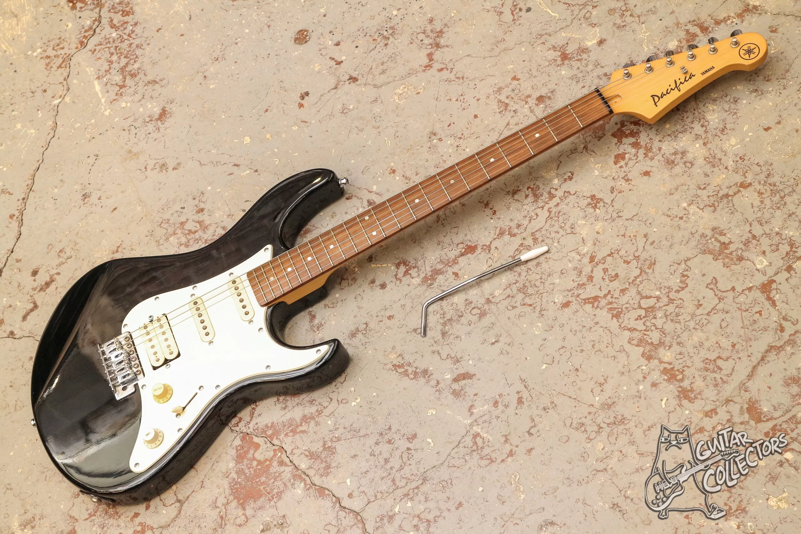 Yamaha Pacifica PAC 012