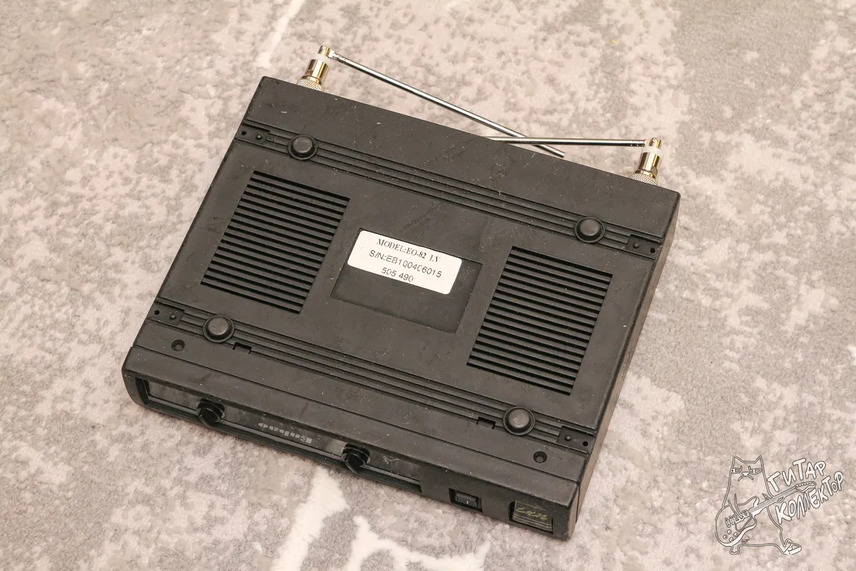 Радиосистема Enbao UHF EO-82 с головным микрофоном.