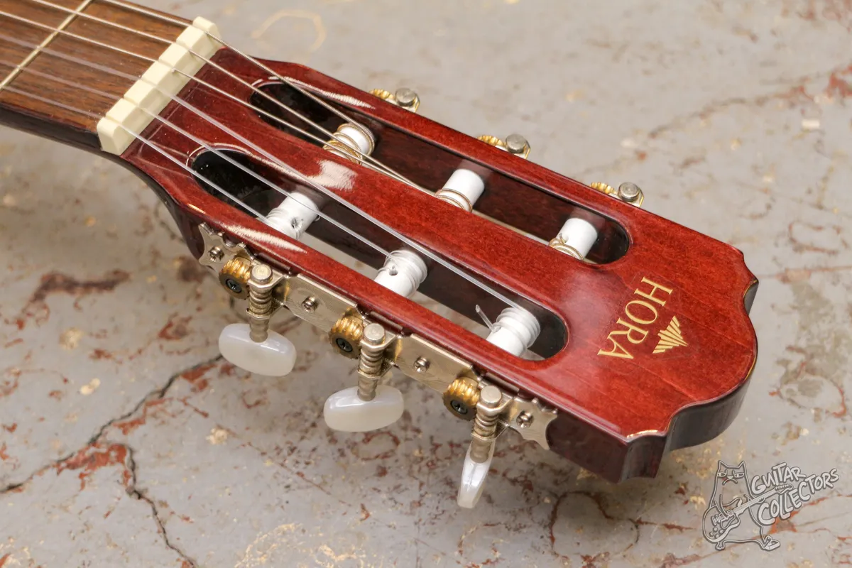 Hora N1117-4/4 Laura Classical Guitar