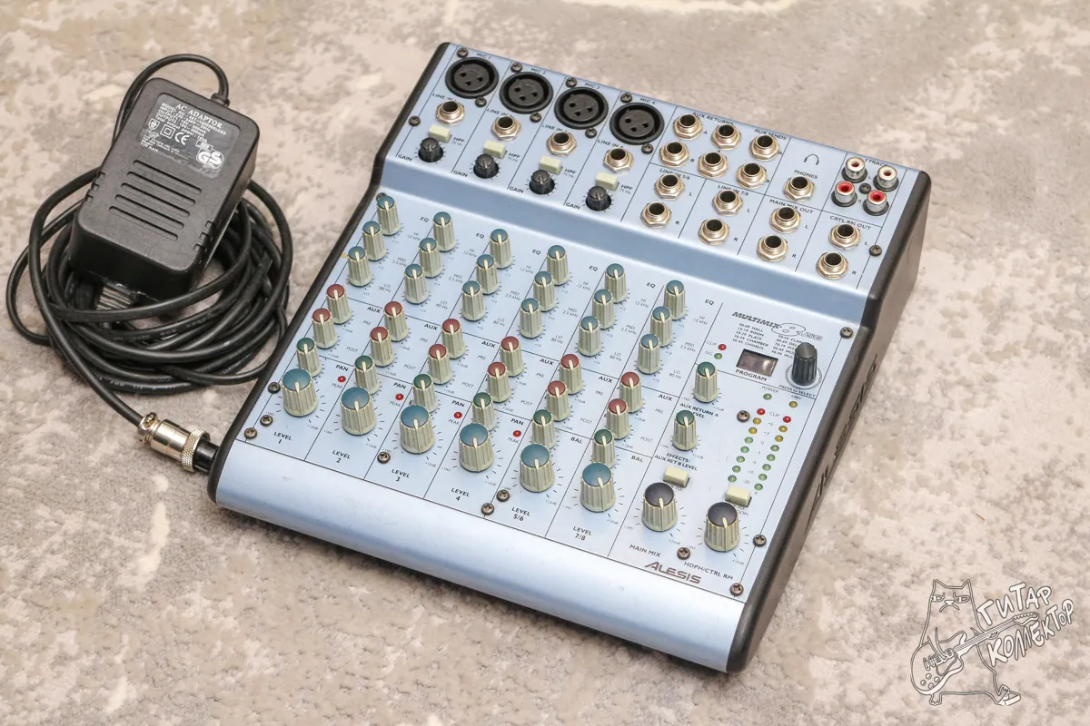 Alesis MultiMix 8 USB FX Микшерный Пульт