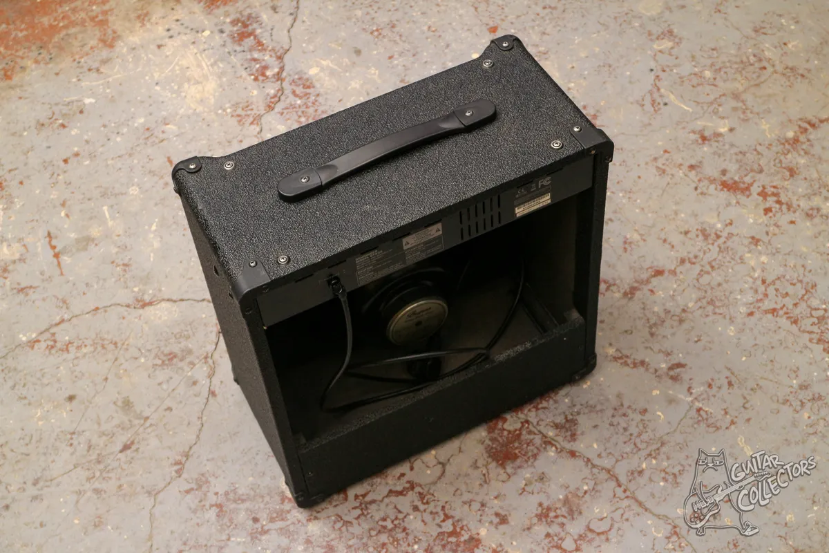 Behringer GTX 30 Guitar Combo