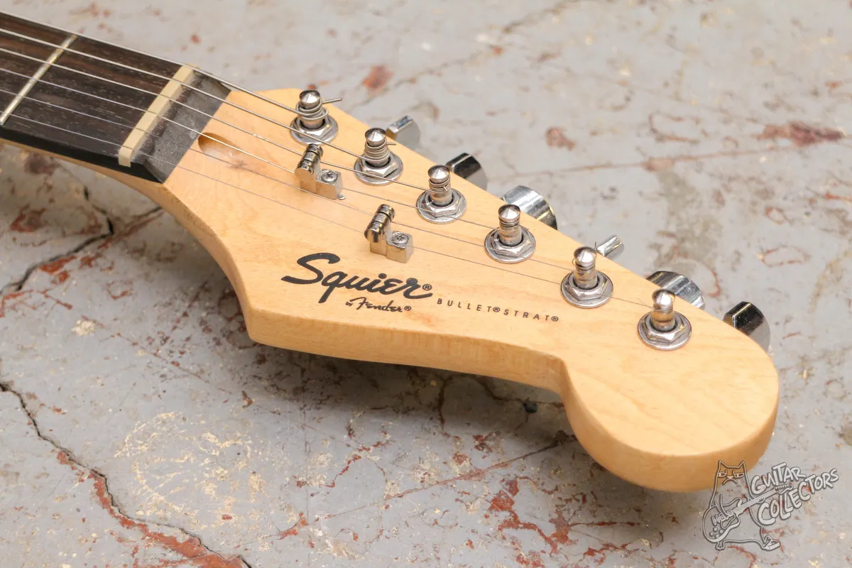 Squier Bullet Stratocaster HSS Sunburst