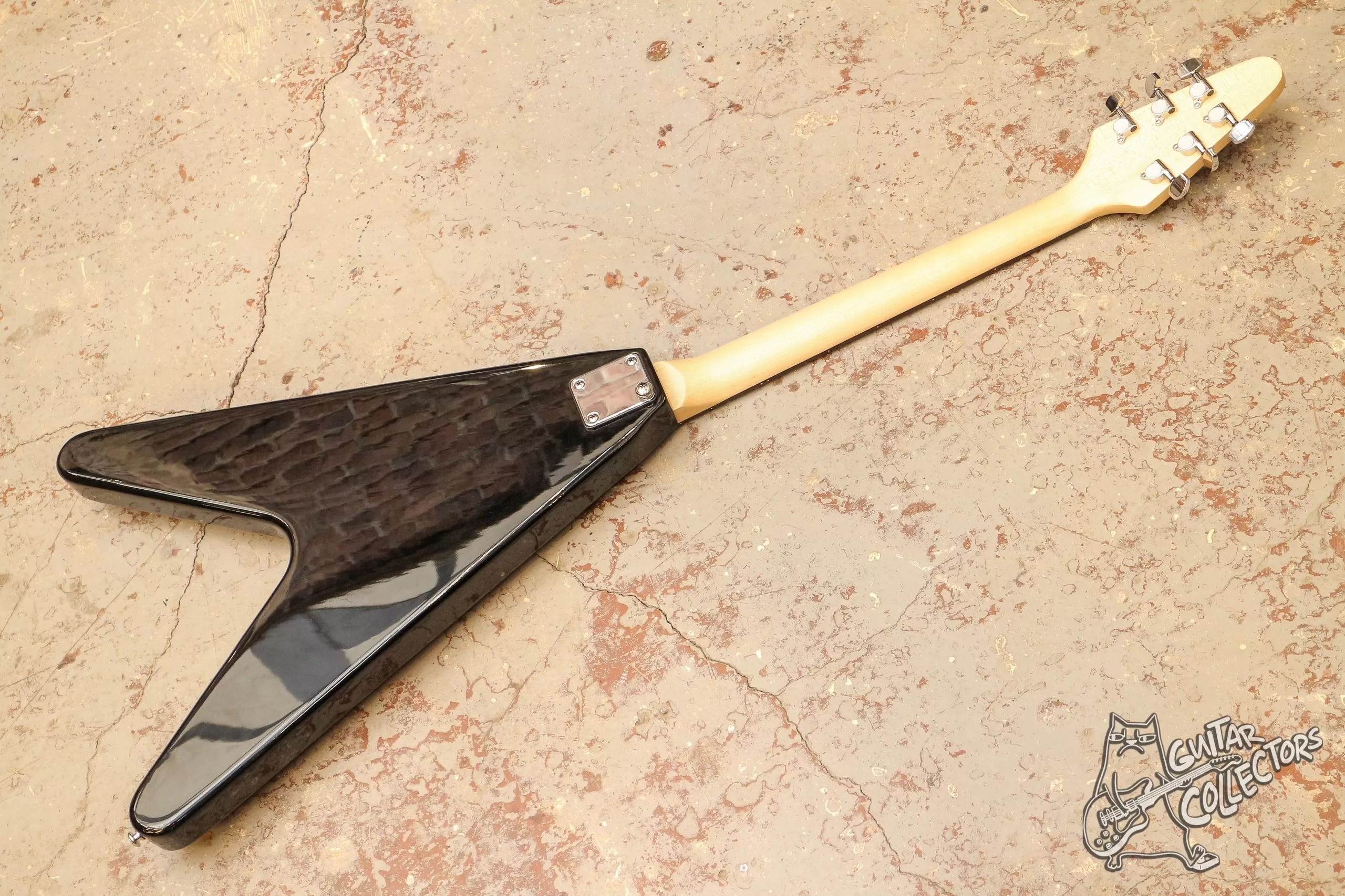 Caraya E233BK Flying V