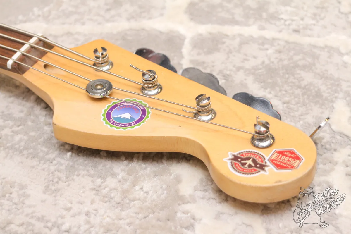 Squier Affinity Precision Bass Metallic Blue