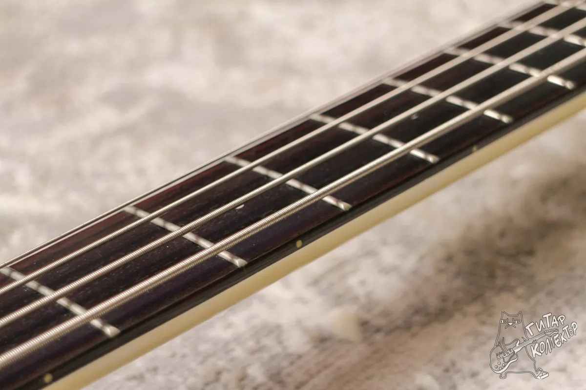 Aria Pro II VAB-400M Vanguard Bass White
