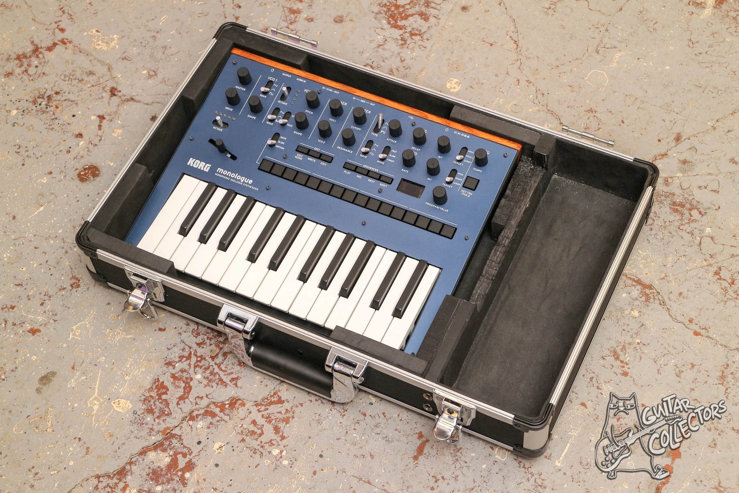 Кейс под Korg Monologue
