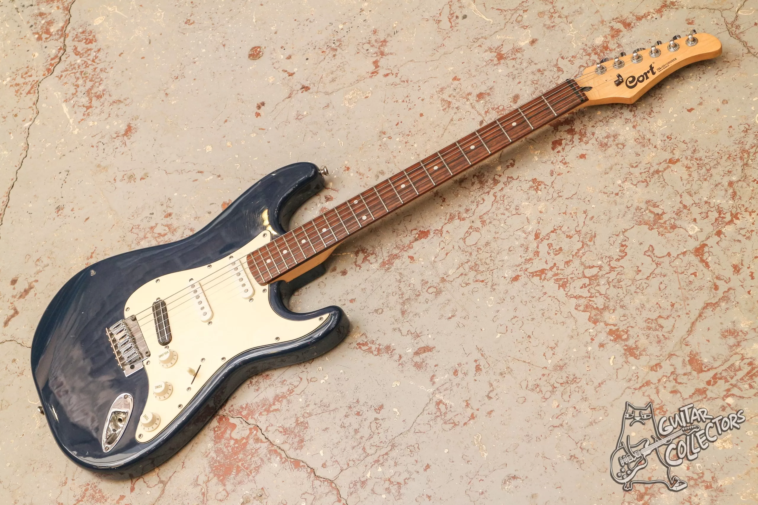 Cort G-200