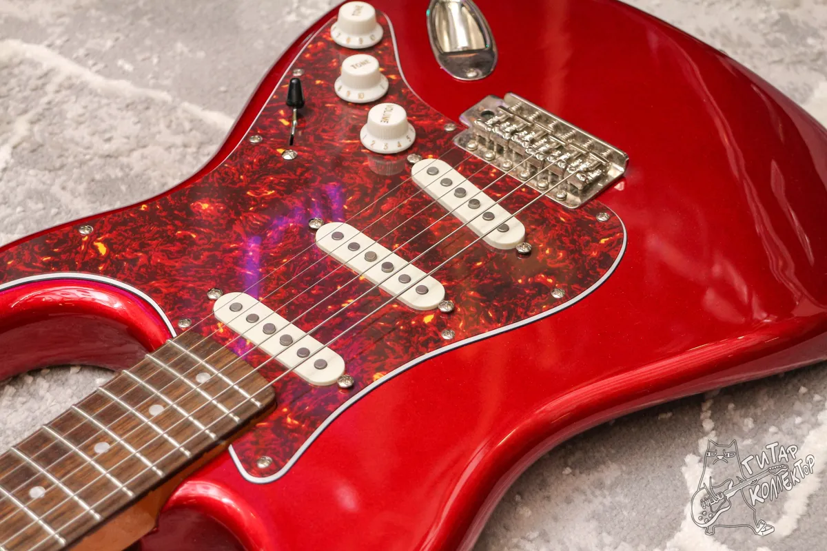 Squier Classic Vibe ‘60s Stratocaster Candy Apple Red
