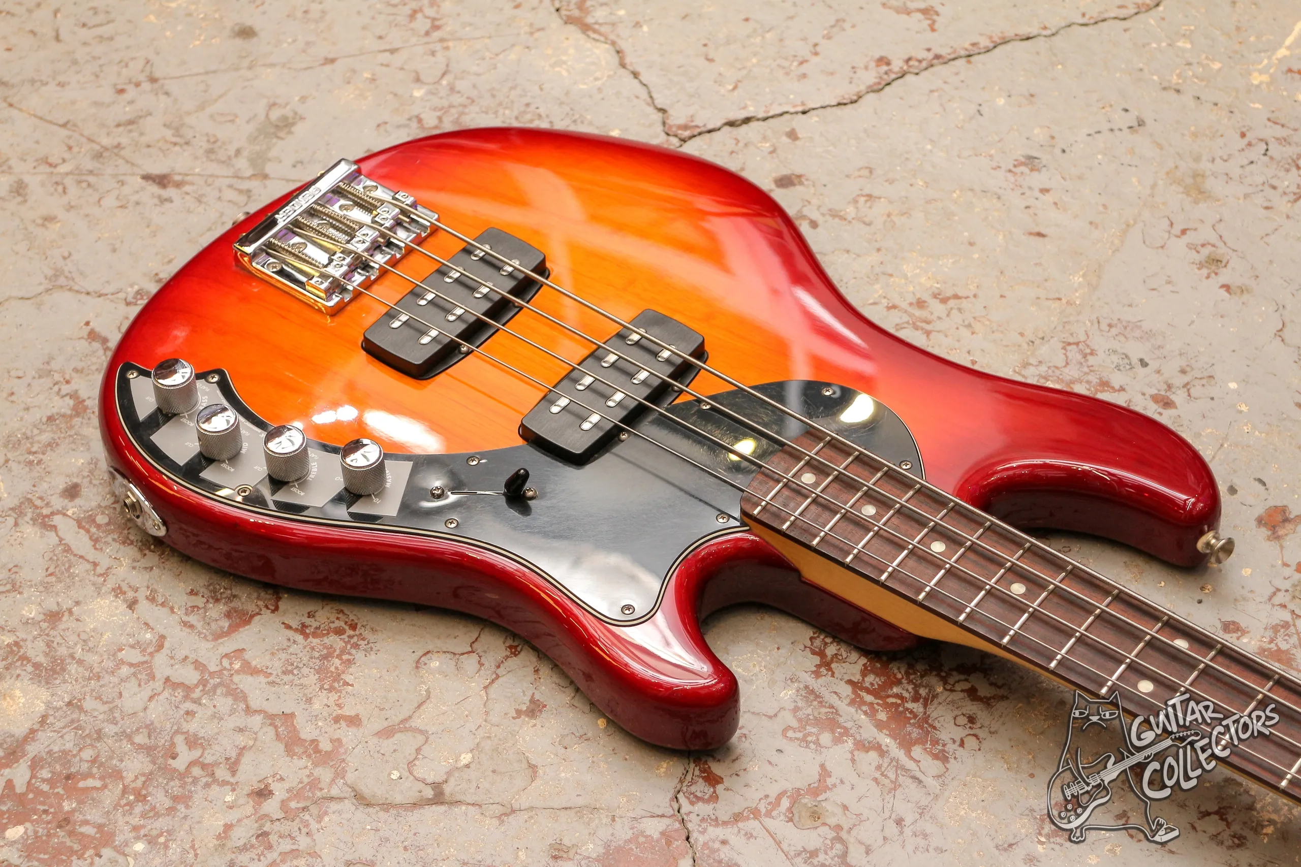Fender Deluxe Dimension Bass IV Active