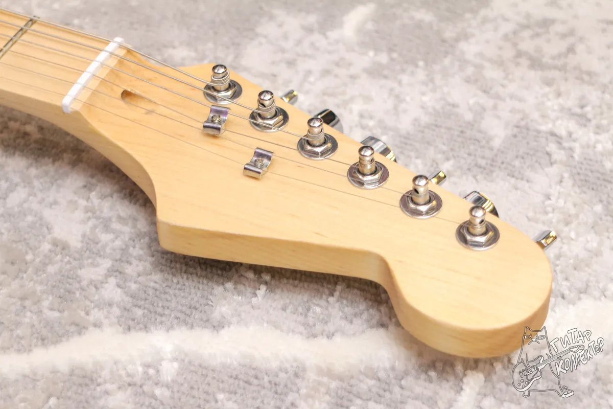 Hello Kitty HSS Stratocaster Copy