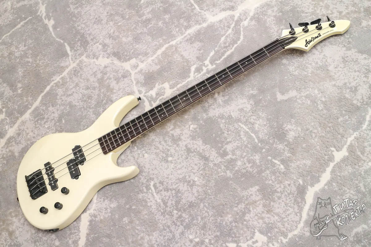 Aria Pro II VAB-400M Vanguard Bass White