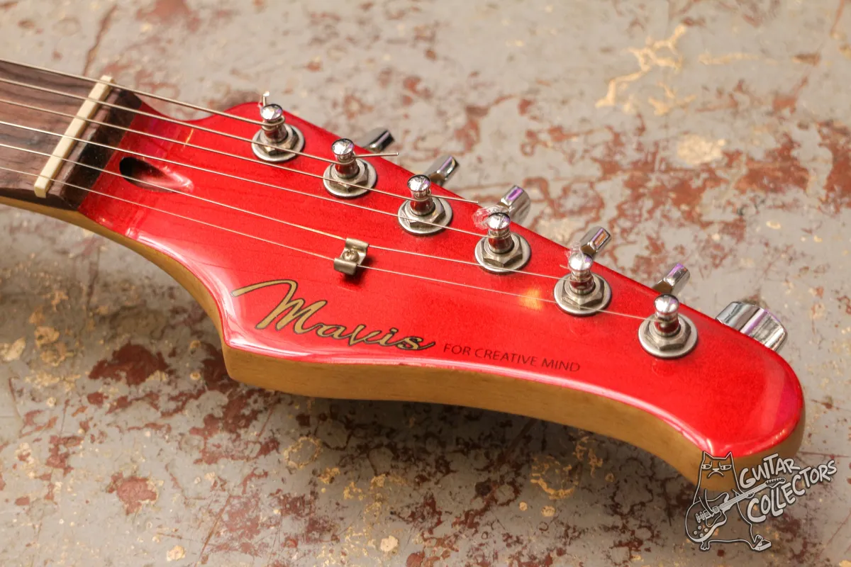 Mavis Stratocaster Scalloped Red