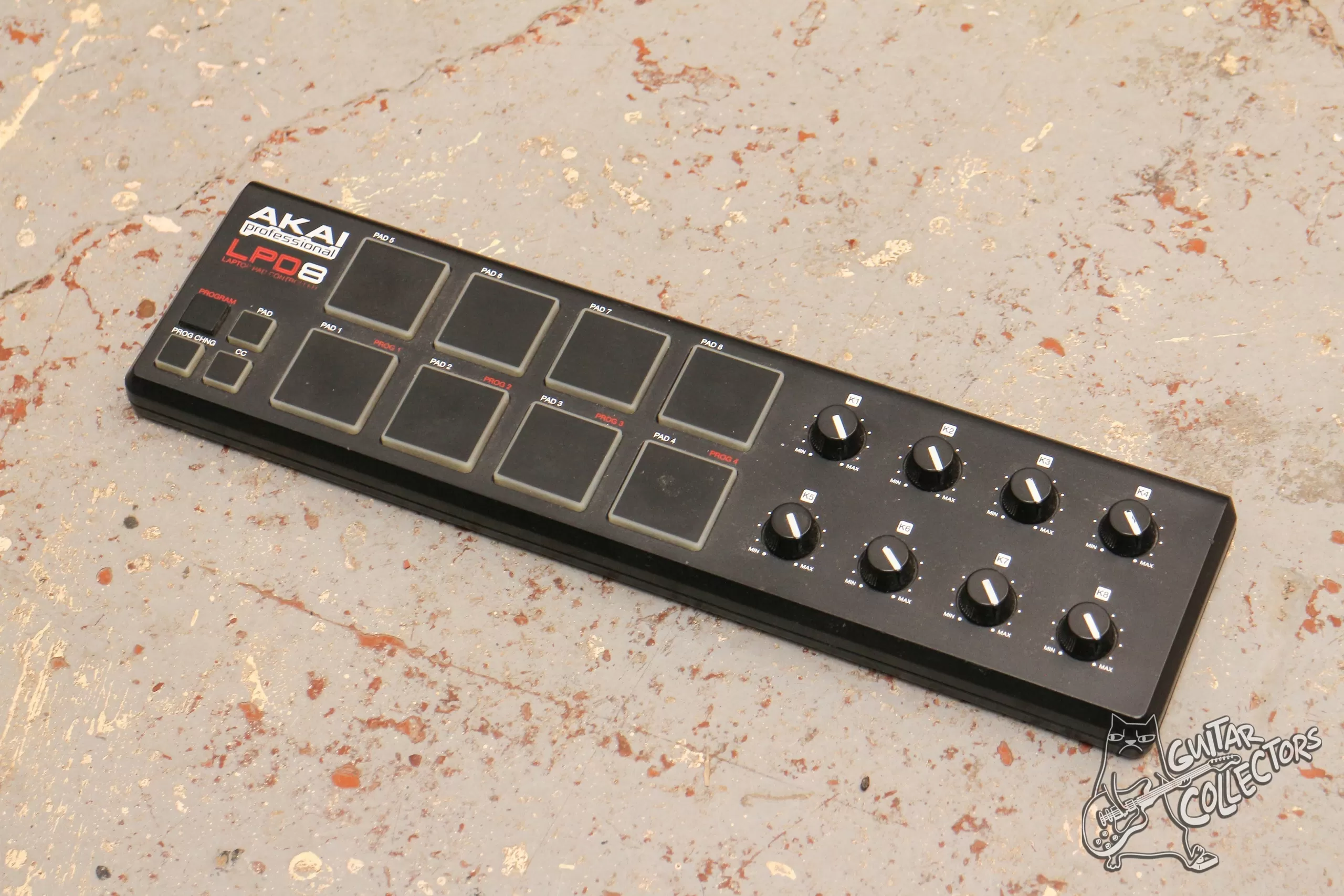 Akai LPD 8 MIDI контроллер
