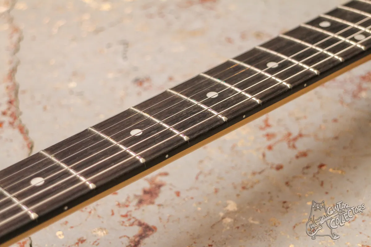 Caraya E235BK Flying V