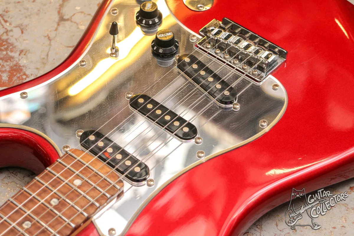 Mavis Stratocaster Scalloped Red