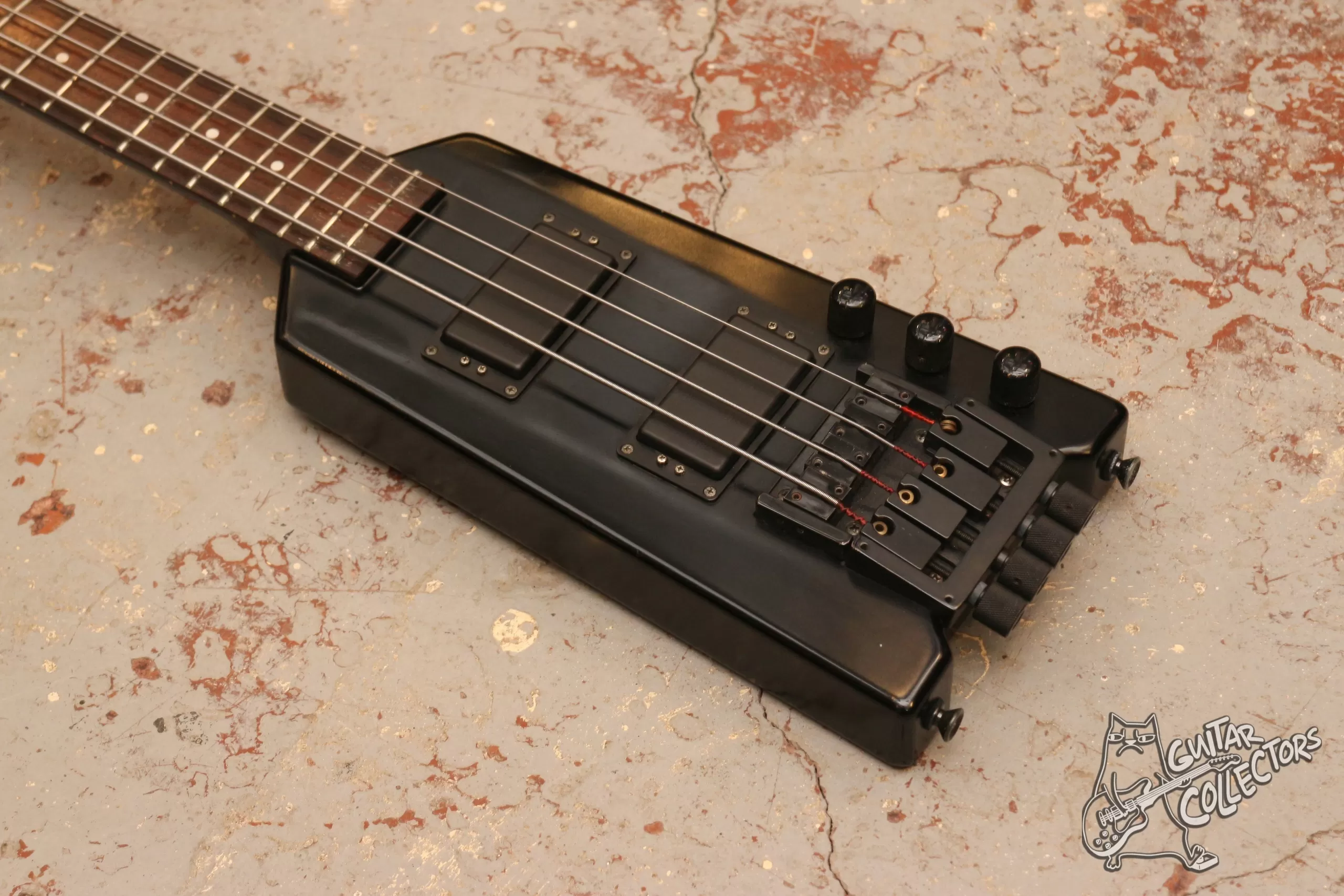 Riverhead Headless Bass