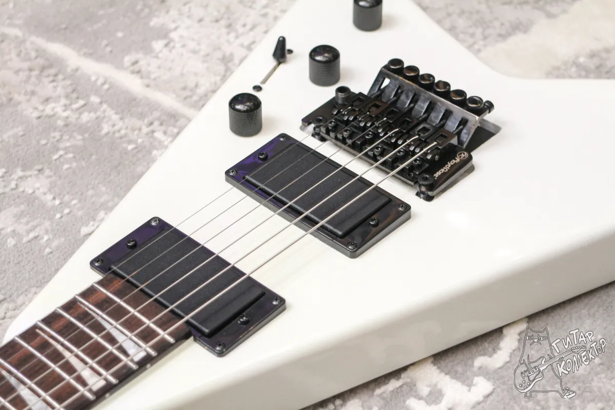 Magna 2000RFR-WH Randy Rhoads