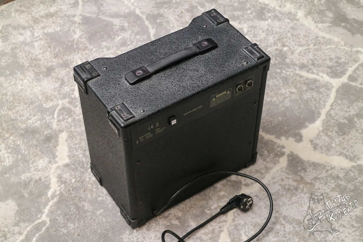 SoundKing SKAK20RA Guitar Combo