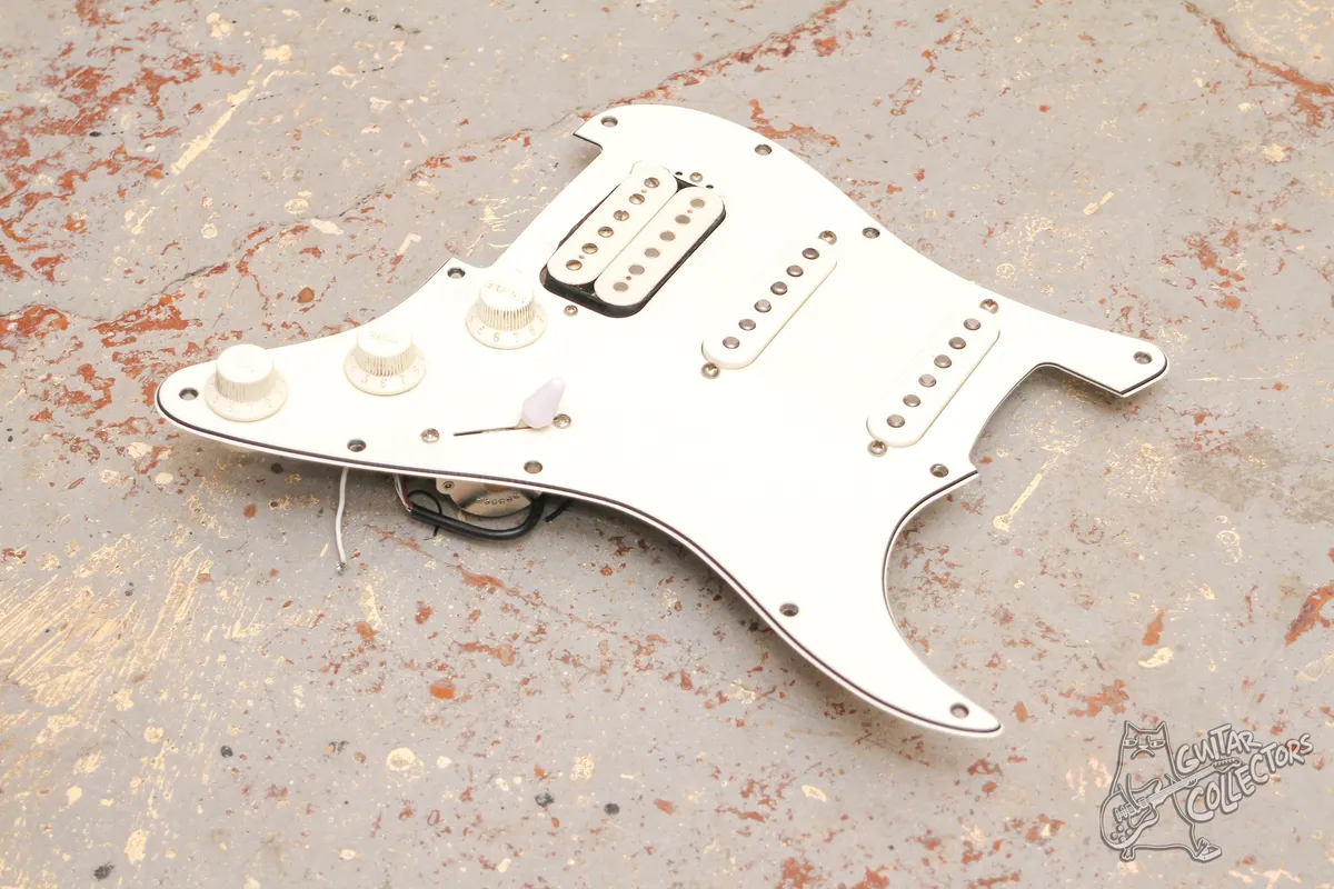 Fender Player Stratocaster HSS Pickguard