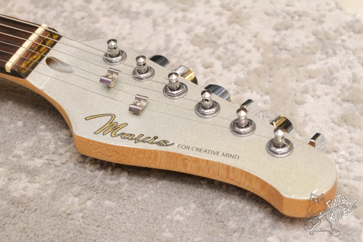 Mavis Stratocaster Silver