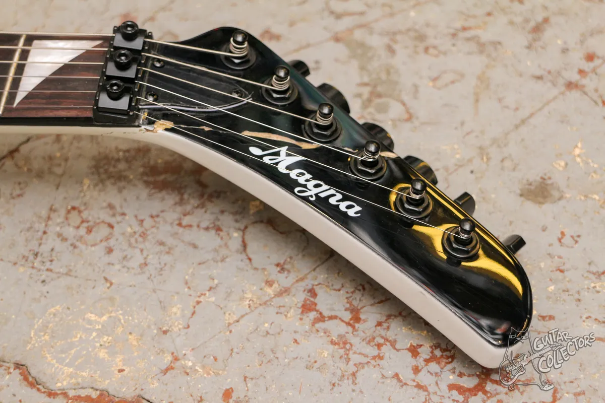 Magna 2000RFR-WH Randy Rhoads