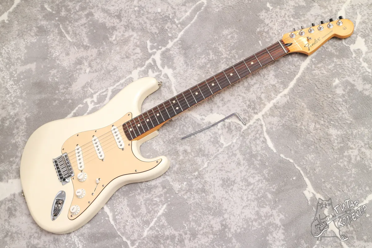 Fender Standard Stratocaster Arctic White