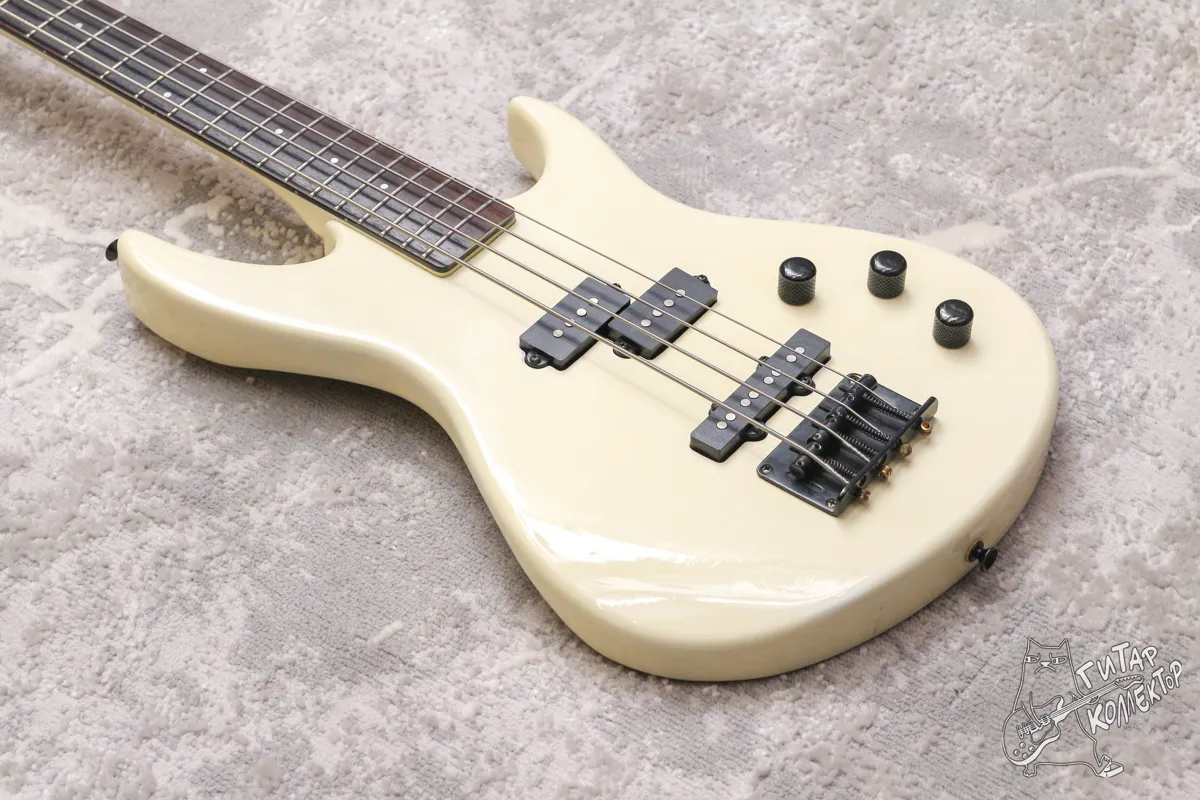 Aria Pro II VAB-400M Vanguard Bass White