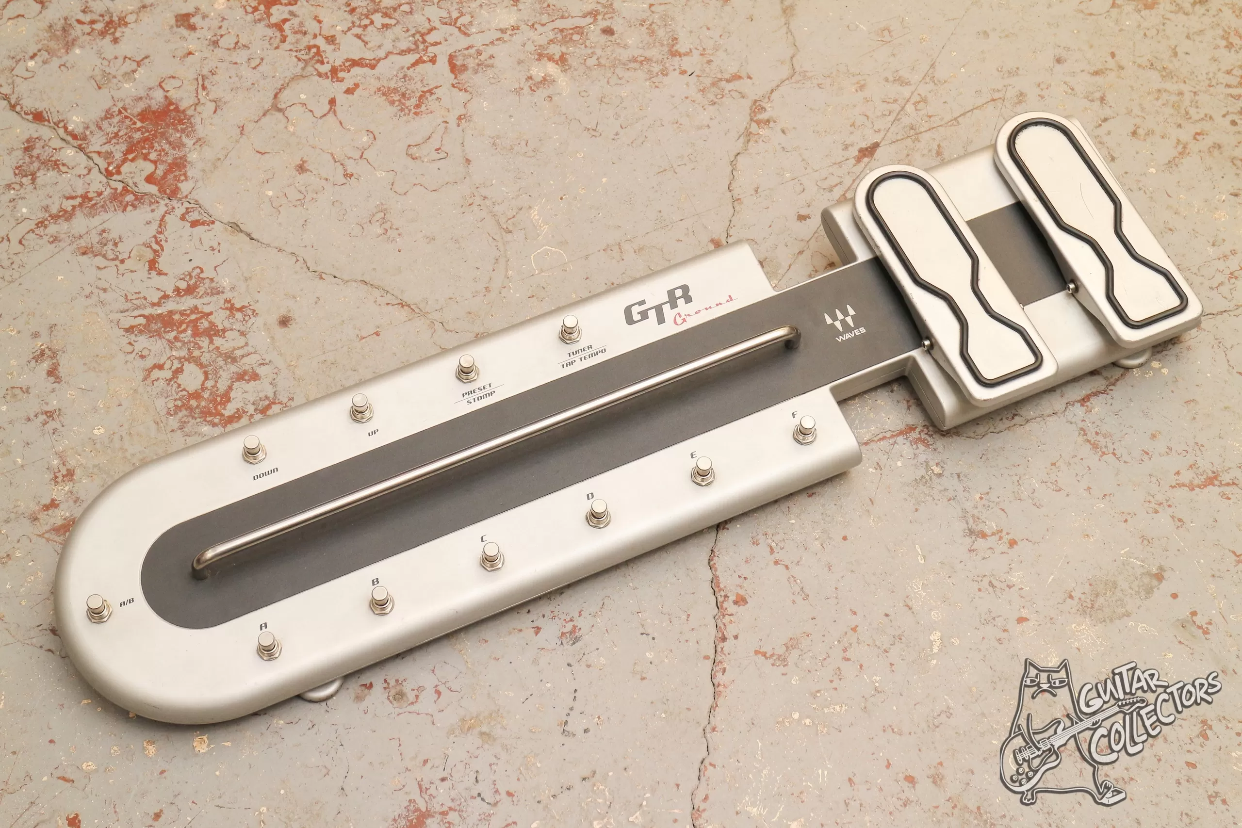 Waves GTR Ground USB MIDI Foot Controller