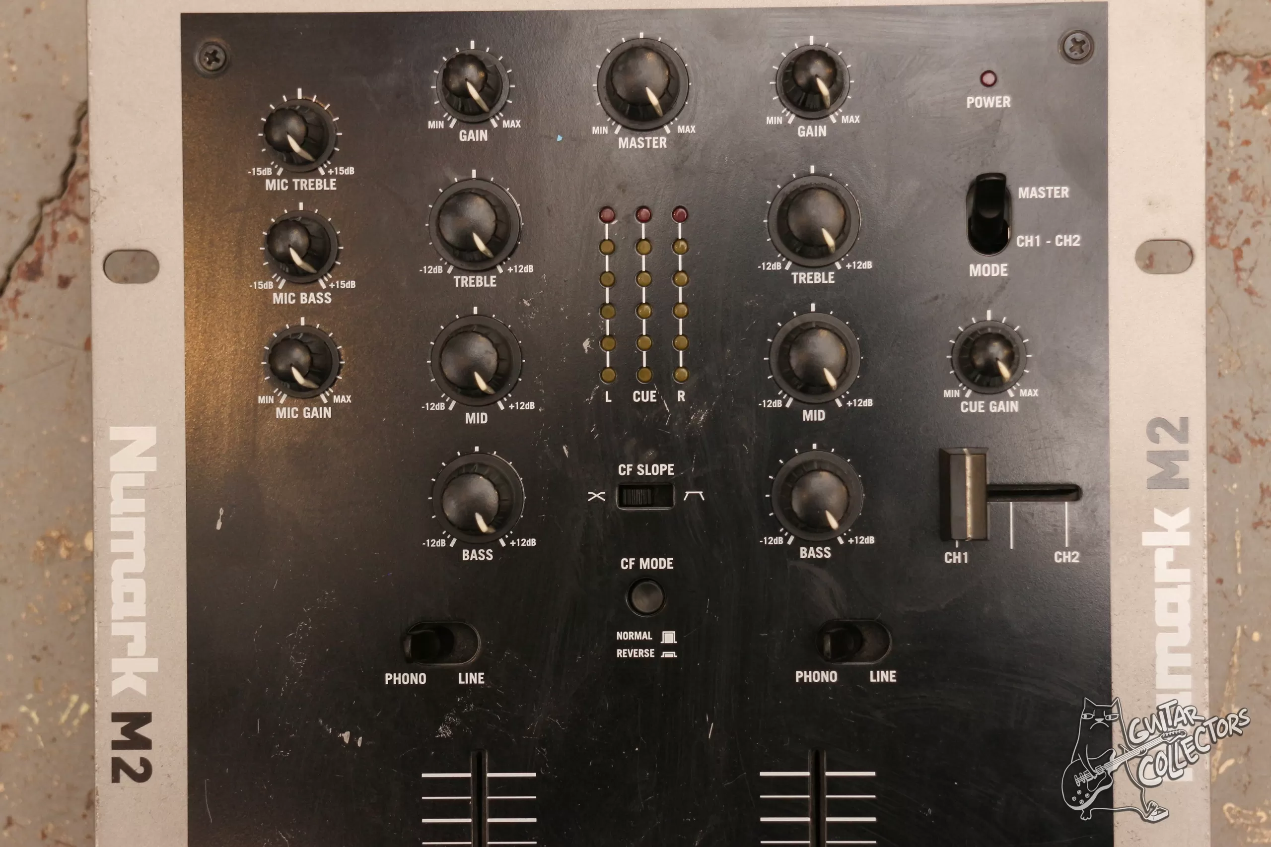 Numark M 2