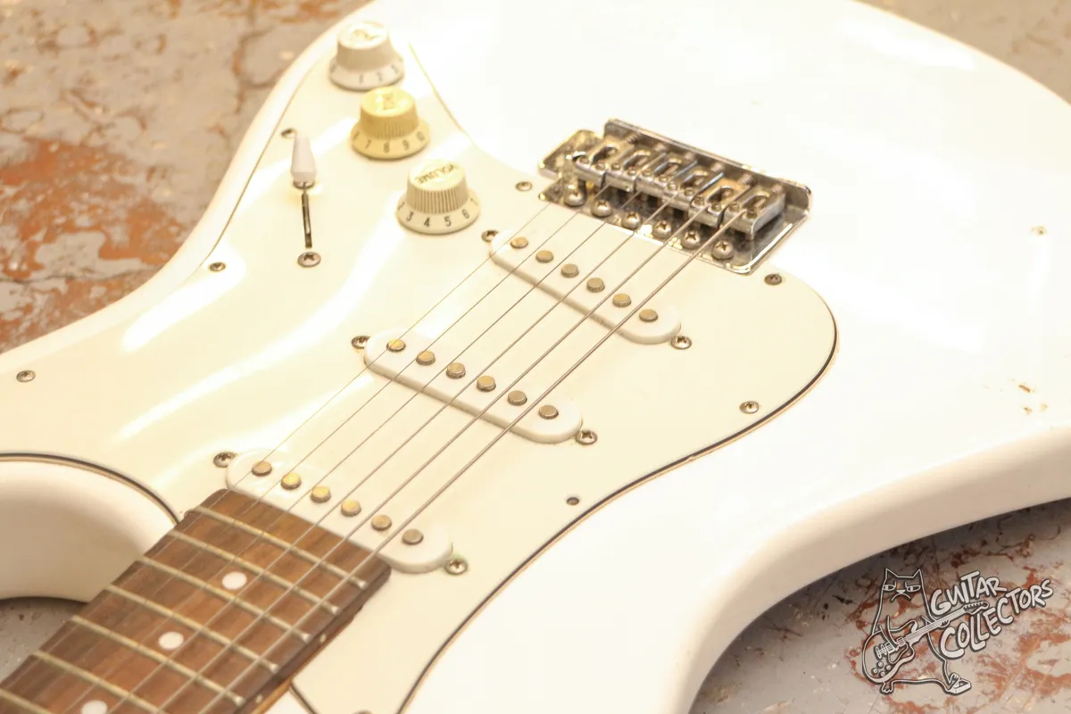 Dean Playmate Avalanche Stratocaster