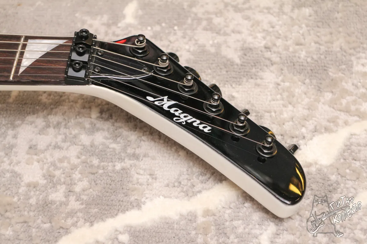 Magna 2000RFR-WH Randy Rhoads