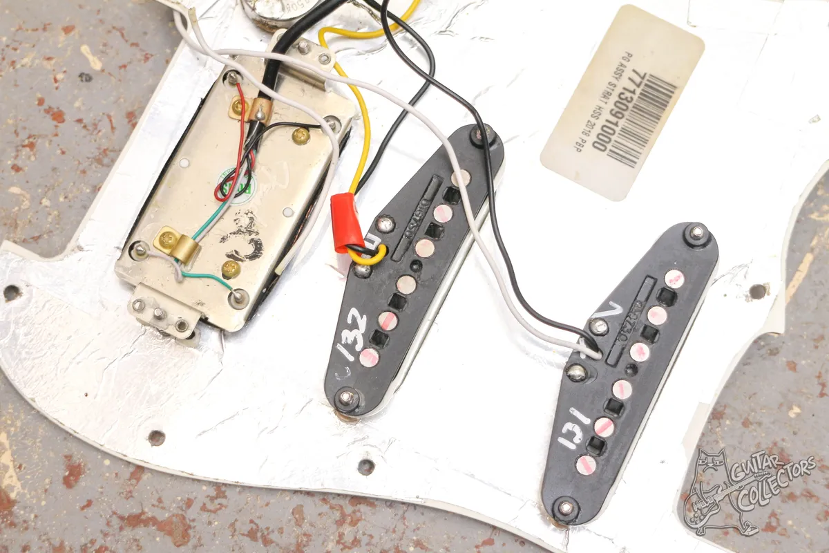 Fender Player Stratocaster HSS Pickguard