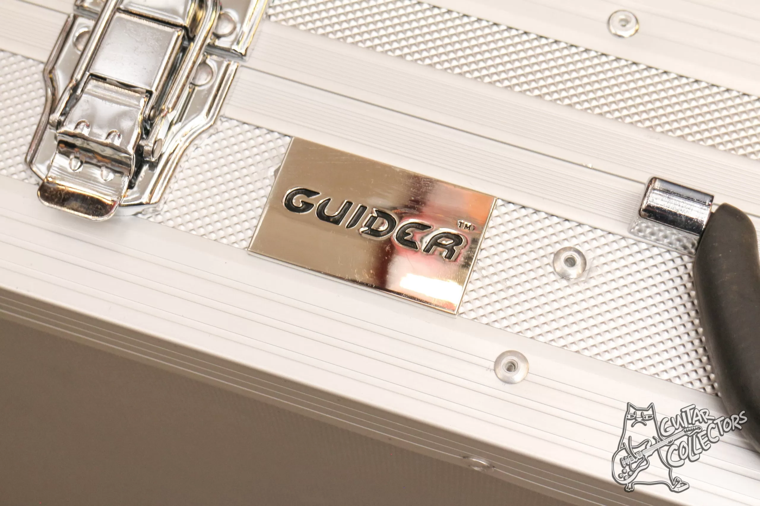 Guider GSD 502 Кейс - Гитарная Стойка