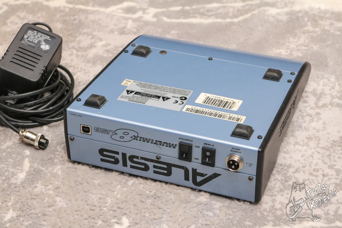 Alesis MultiMix 8 USB FX Микшерный Пульт