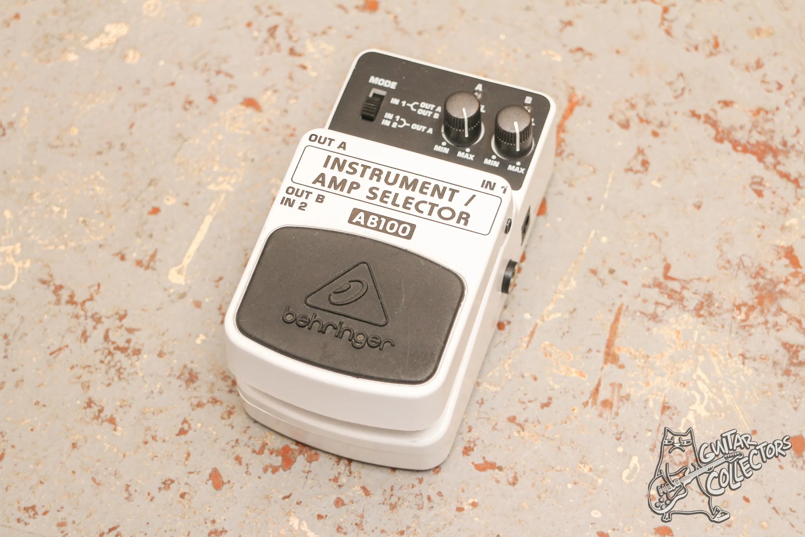 Behringer AB 100 Instrument / Amp Selector