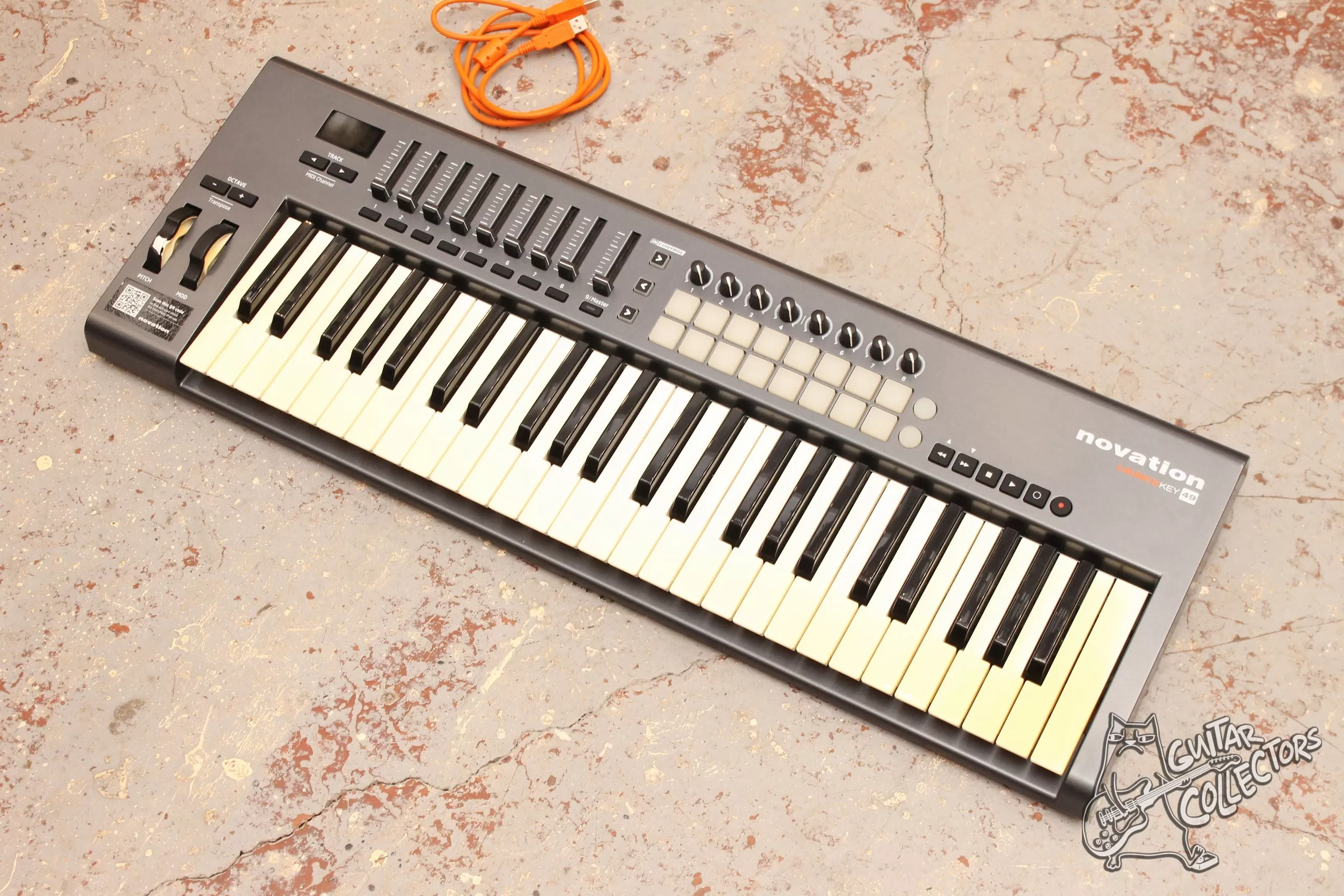 Novation Launchkey 49 Midi клавиатура