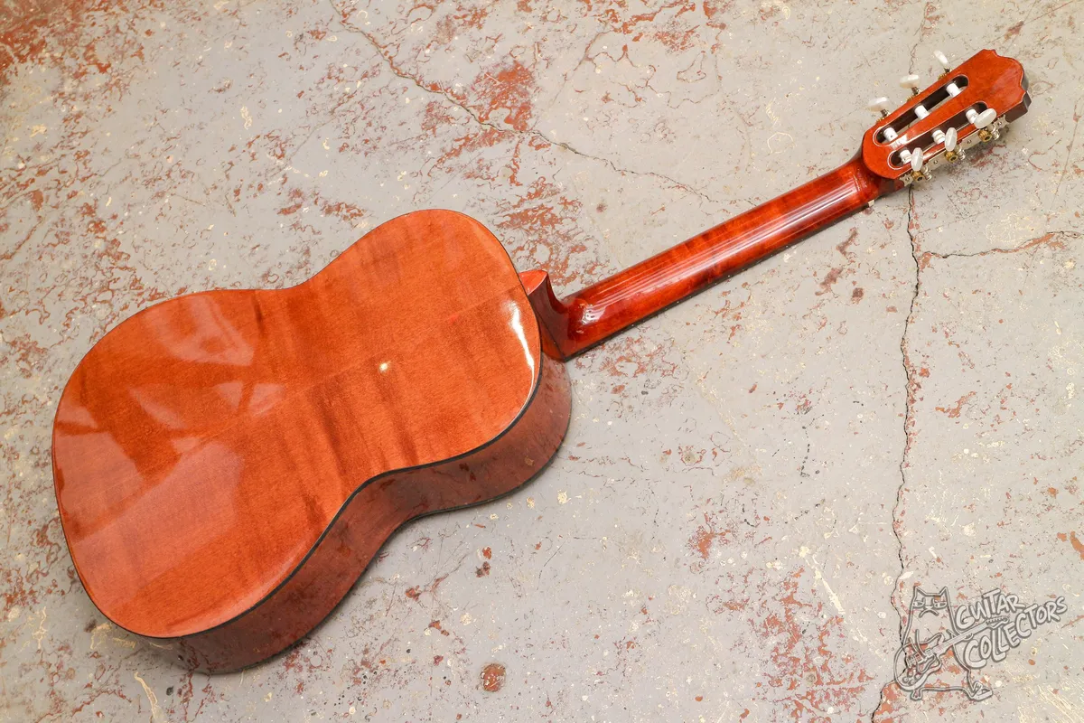 Hora N1010 Classical Guitar 4/4