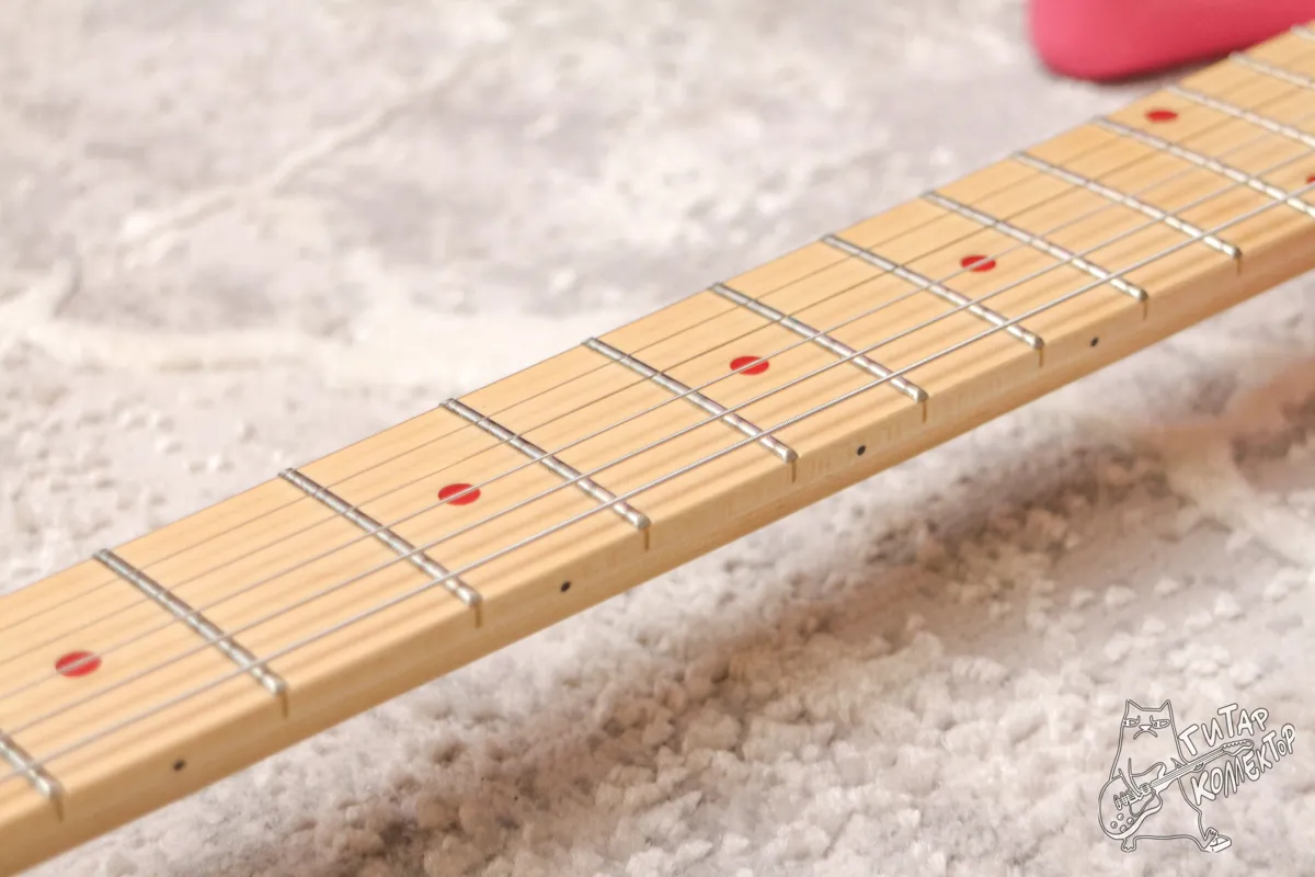 Hello Kitty HSS Stratocaster Copy