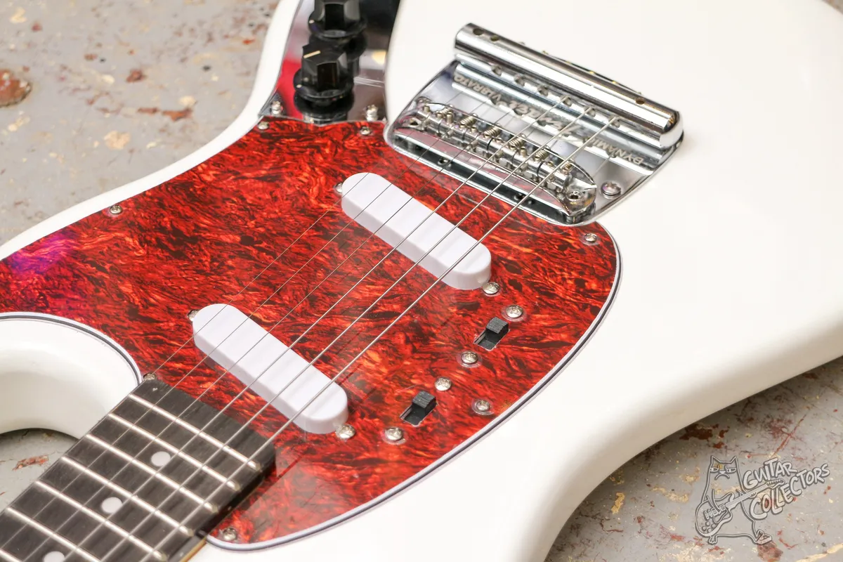 Fender Mustang White Copy