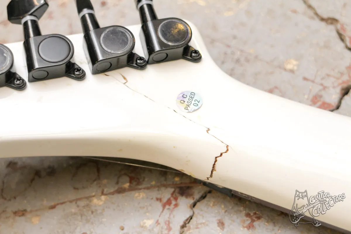 Magna 2000RFR-WH Randy Rhoads