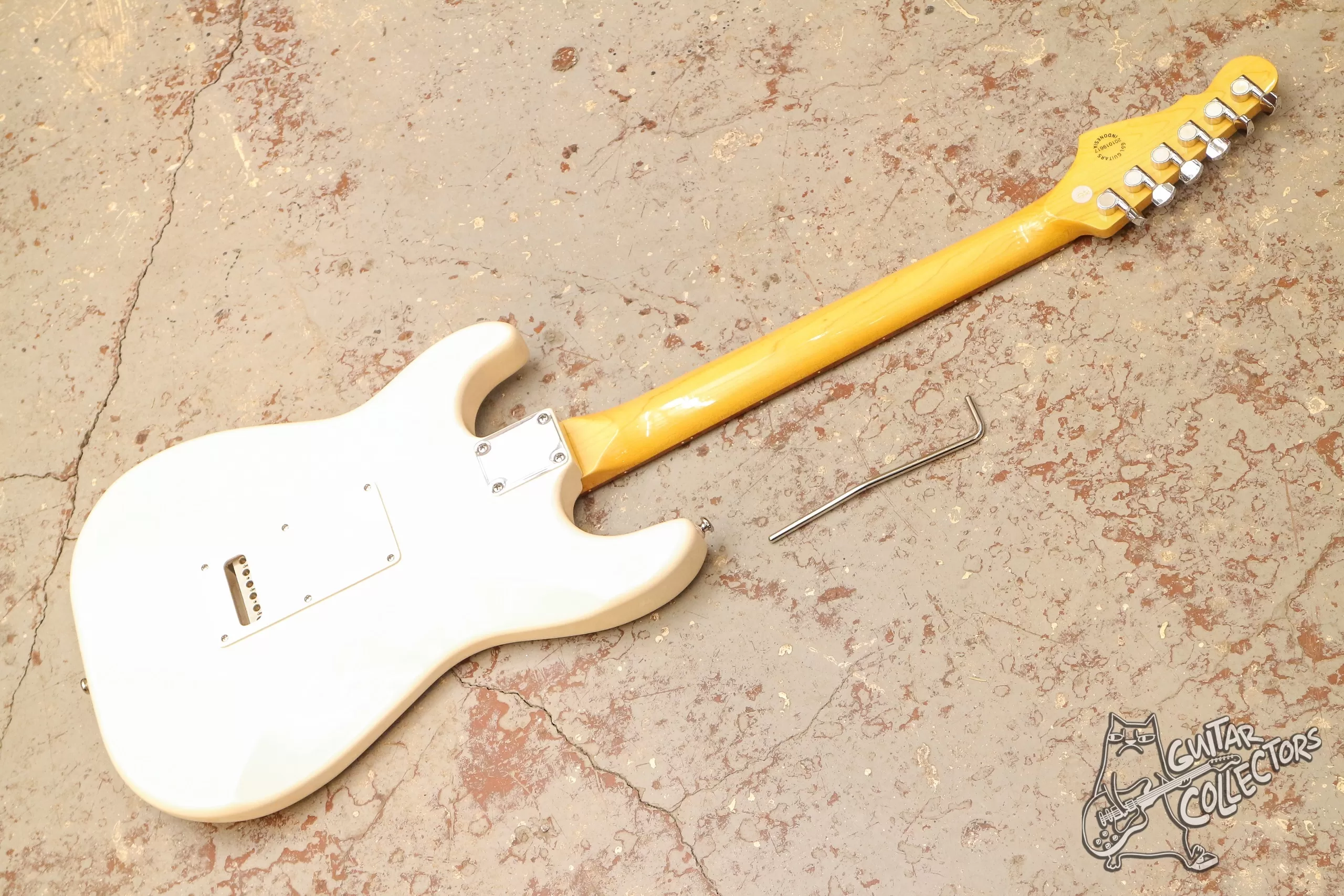 G&L Tribute Comanche Olympic White Jatoba