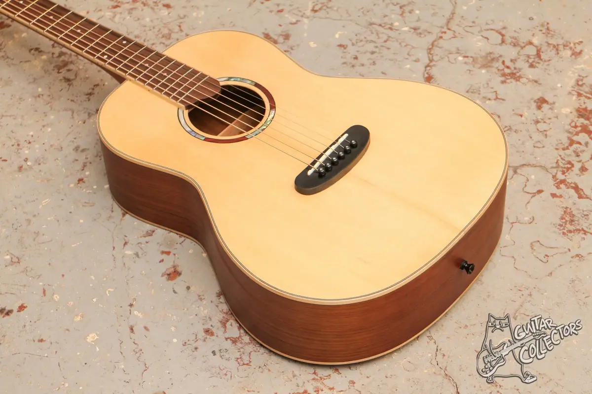 Ramis RA-362 Acoustic Guitar