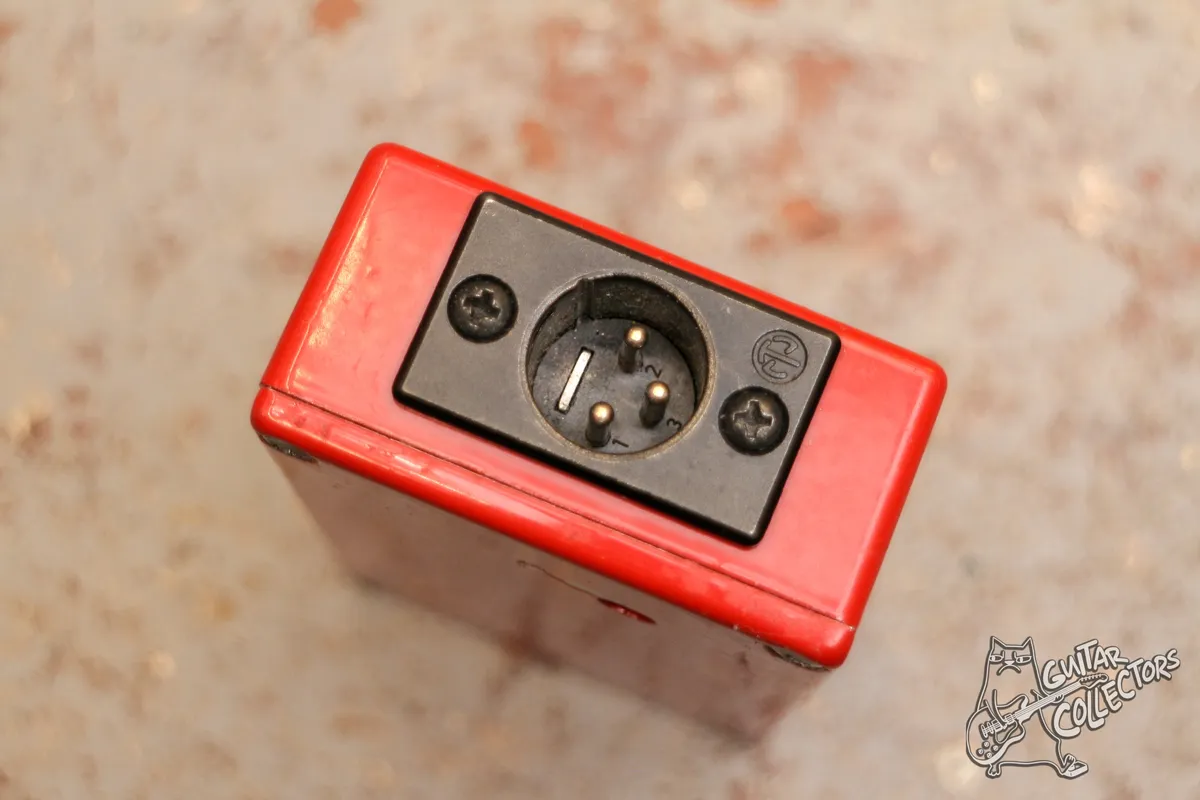 Hughes & Kettner Red Box Classic Speaker Emulator / DI Box