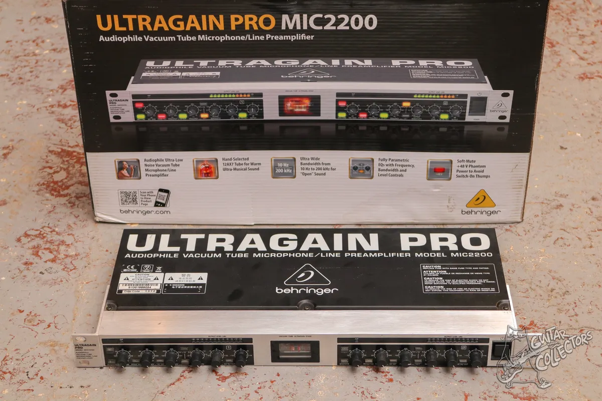 Behringer MIC 2200 UltraGain Pro Микрофонный предусилитель