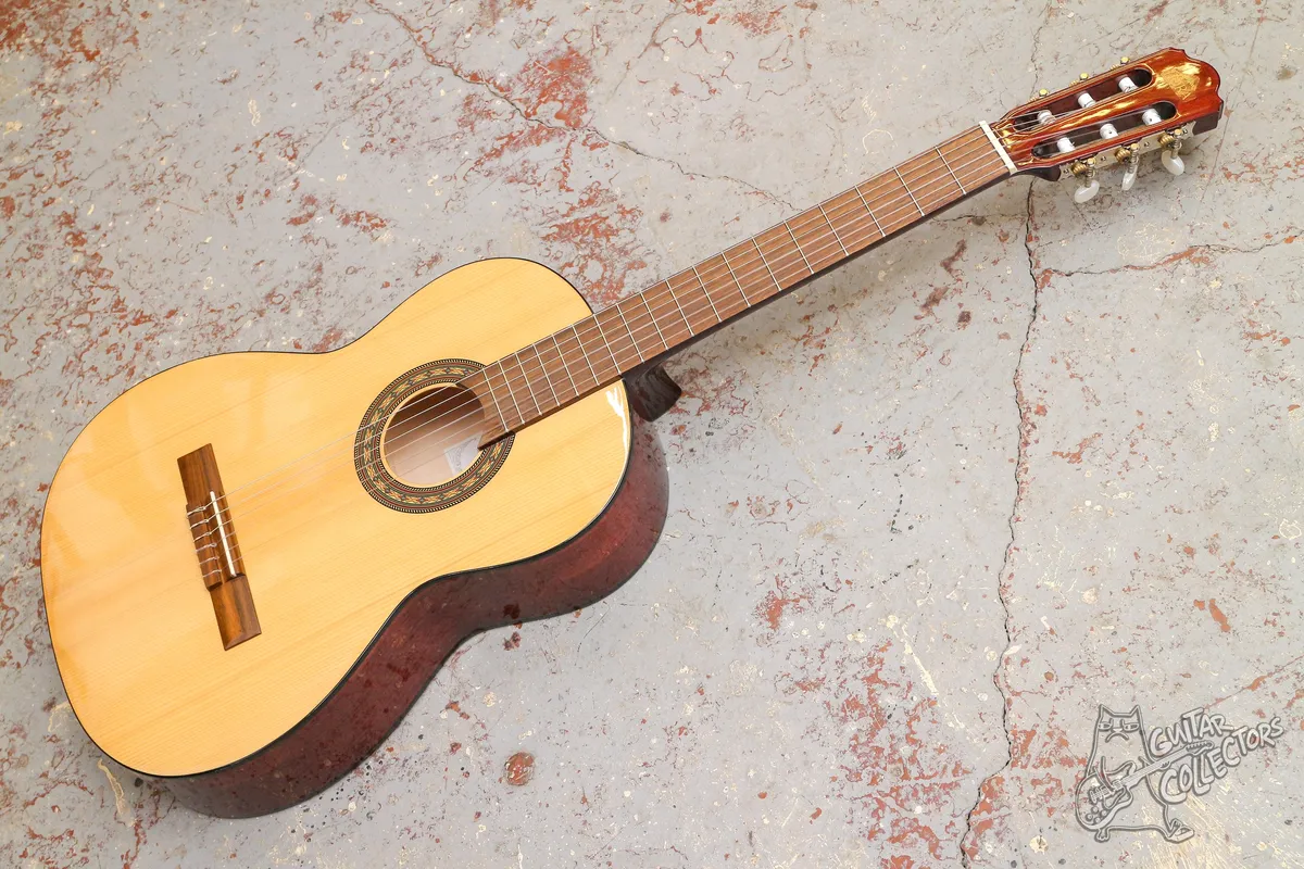 Hora N1117-4/4 Laura Classical Guitar
